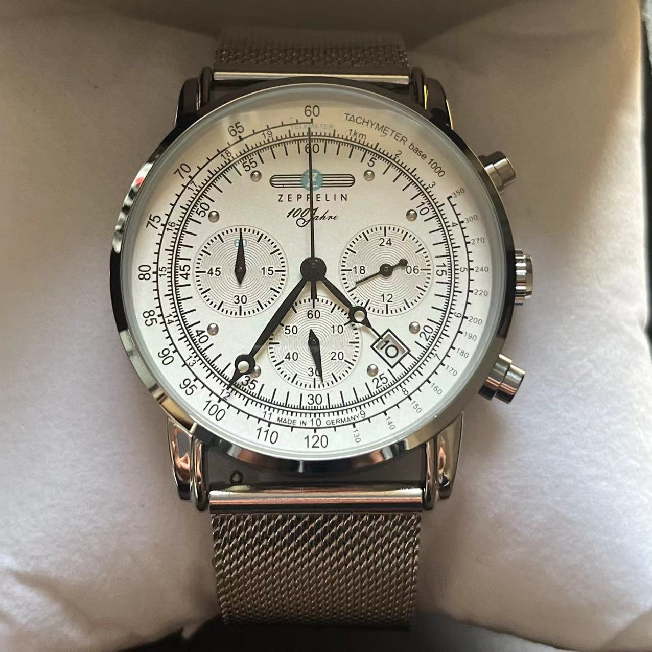 New Classic Men's Watch Three  - đánh giá và giá Stainless Mesh Band